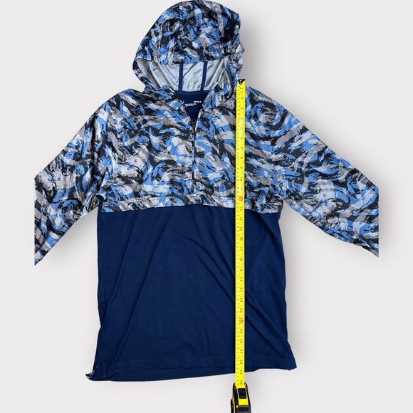 Under Armour Fitted Blue Camo Print
Pullover - Picture 4 of 6